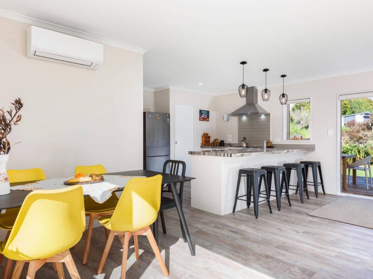 Modern Beach Break - Waihi Beach Holiday Home Exteriör bild