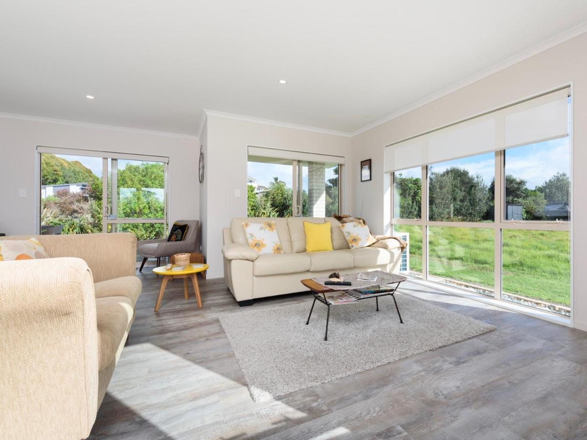 Modern Beach Break - Waihi Beach Holiday Home Exteriör bild