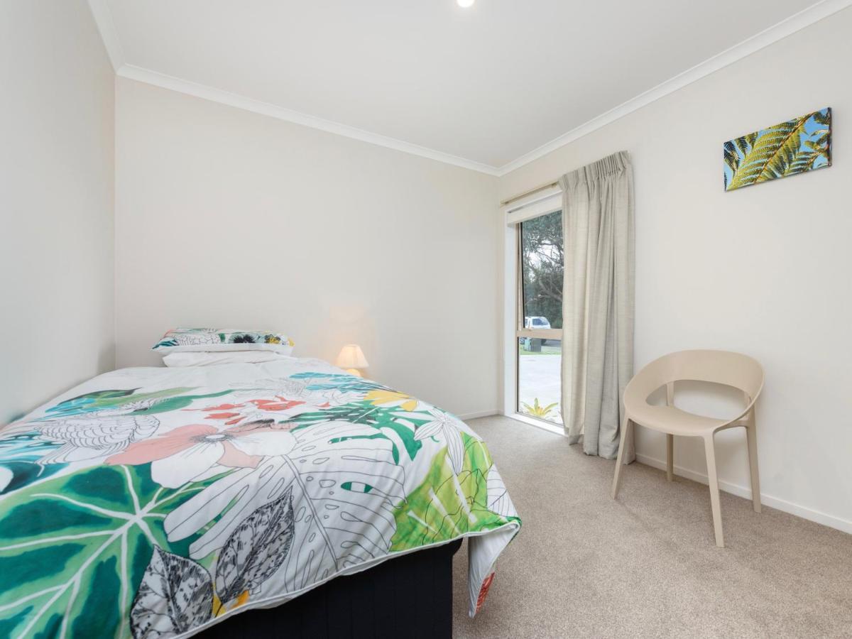 Modern Beach Break - Waihi Beach Holiday Home Exteriör bild