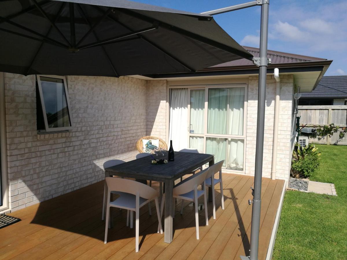 Modern Beach Break - Waihi Beach Holiday Home Exteriör bild