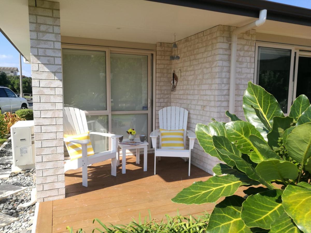 Modern Beach Break - Waihi Beach Holiday Home Exteriör bild